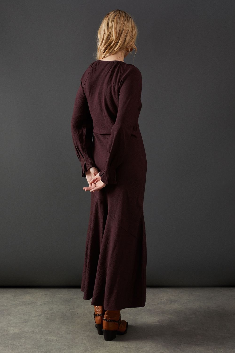 Warehouse Warehouse Women's Viscose Twill Tie Shoulder Circle Tier Hem Midi Dress in Chocolate - 3