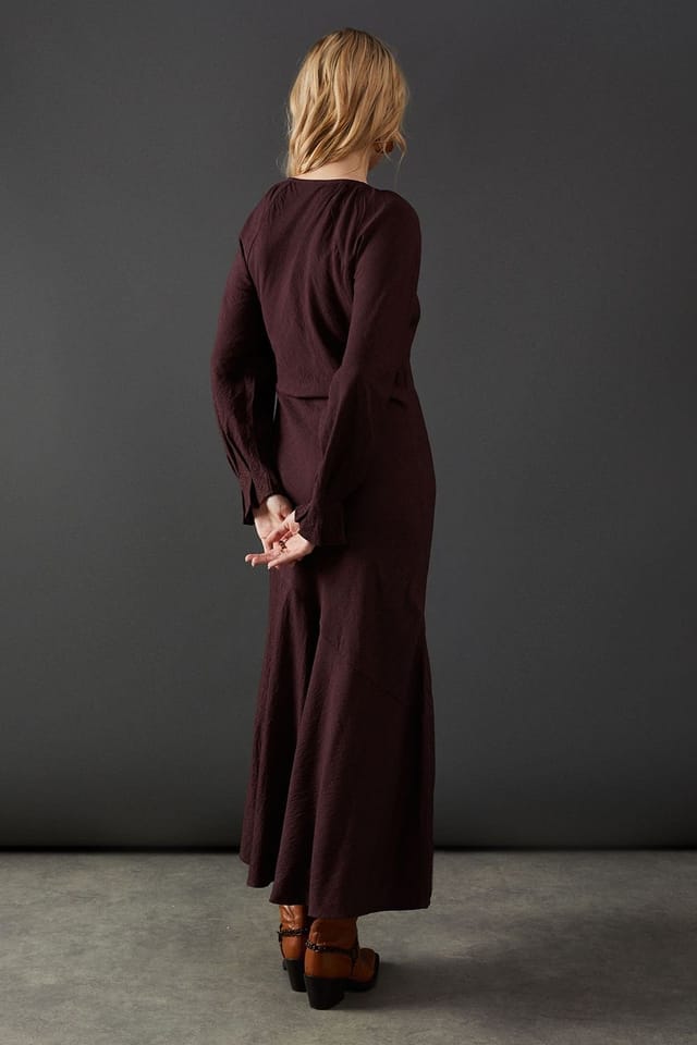 Warehouse Warehouse Women's Viscose Twill Tie Shoulder Circle Tier Hem Midi Dress in Chocolate - 3