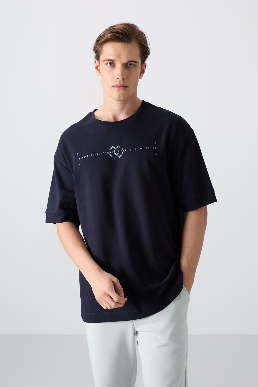 Tommy Life Tommy Life Men's Oversized Printed Crew Neck T-Shirt in Navy - 4