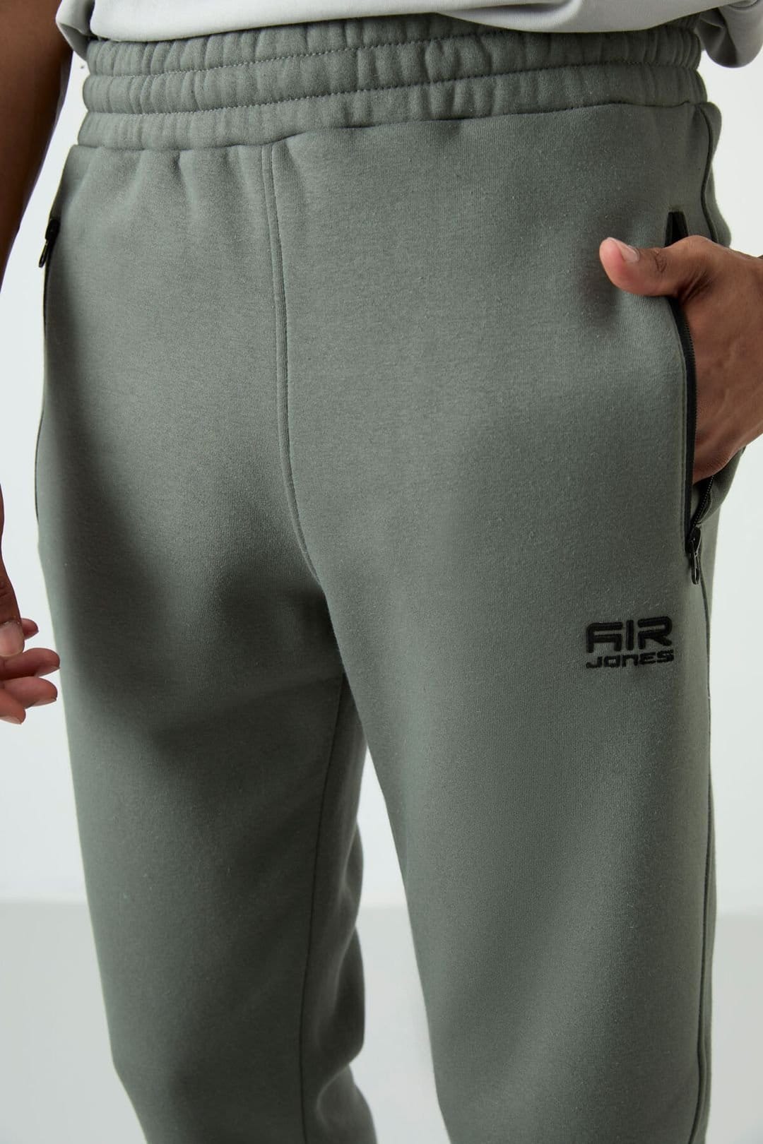 Tommy Life Tommy Life Men's Regular Fit Fleece Sweatpants in Khaki - 4