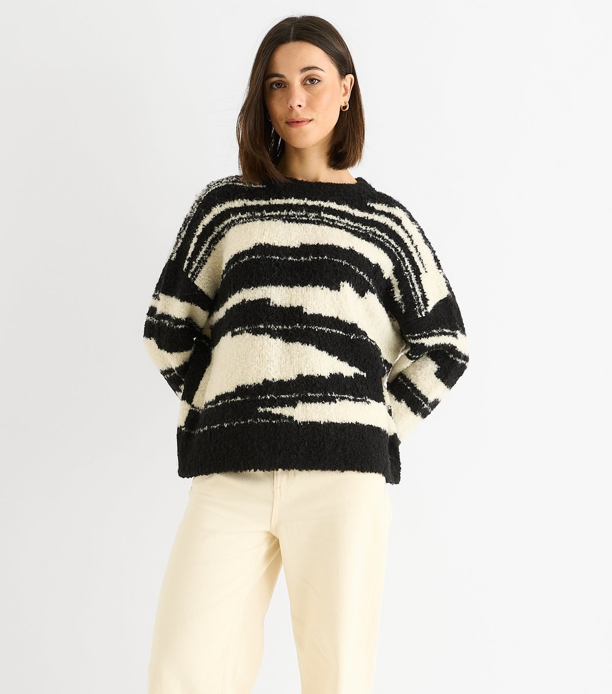 Gini London Women's Cream Abstract Oversized Knit Jumper Gini London New Look - 2