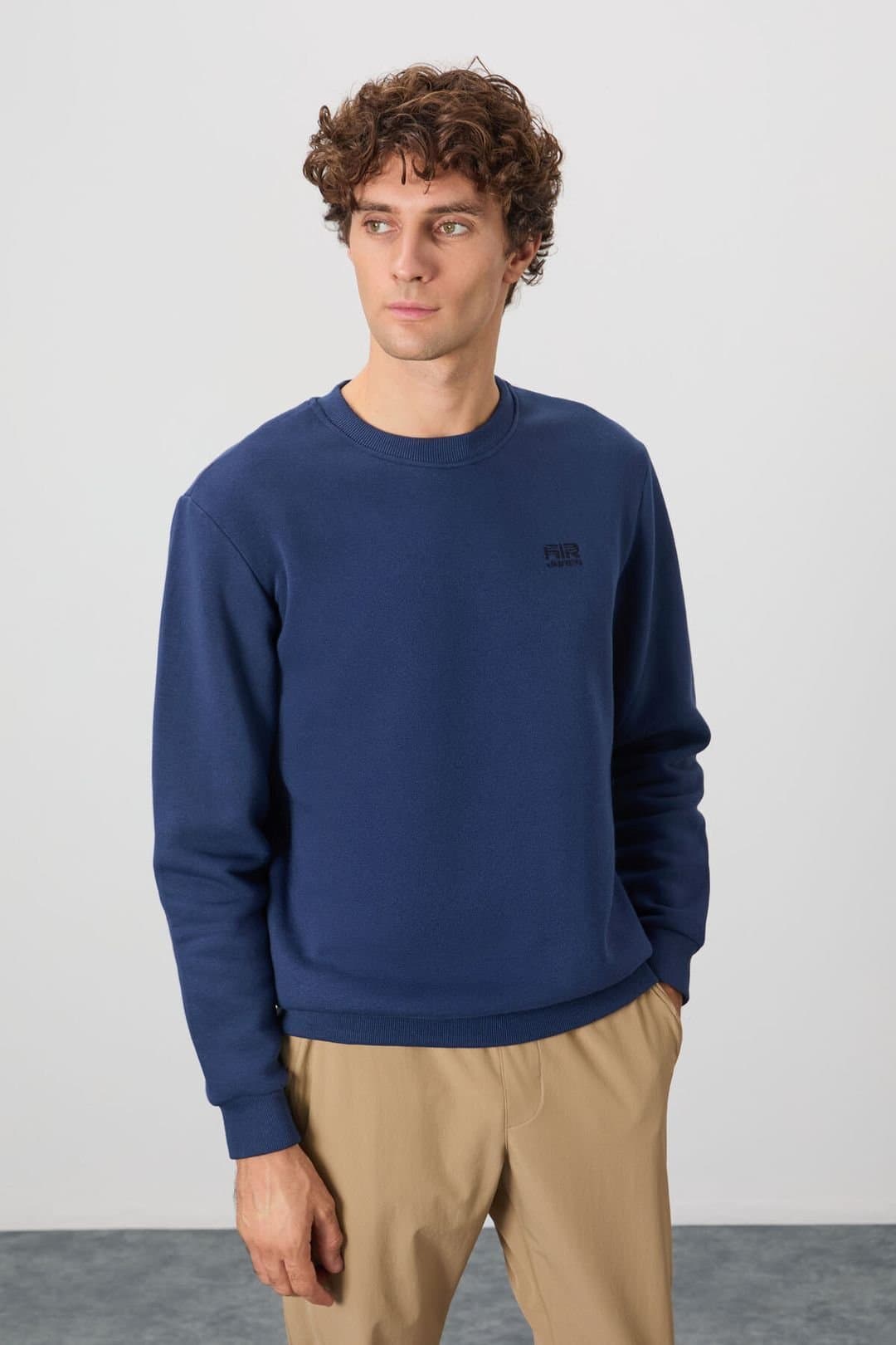 Tommy Life Tommy Life Men's Regular Fit Crew Neck Sweatshirt in Mid Navy