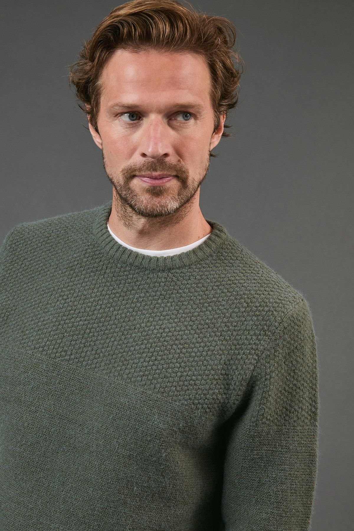 Maine Maine Men's Tuck Stitch Yoke Crew Neck Jumper in Khaki - 4