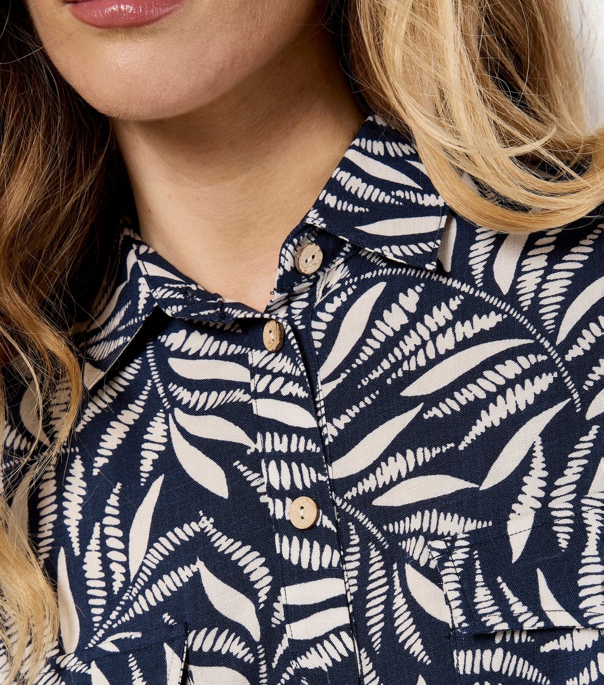 Apricot Women's Navy Flowing Leaves Print Belted Shirt Dress Apricot New Look - 4