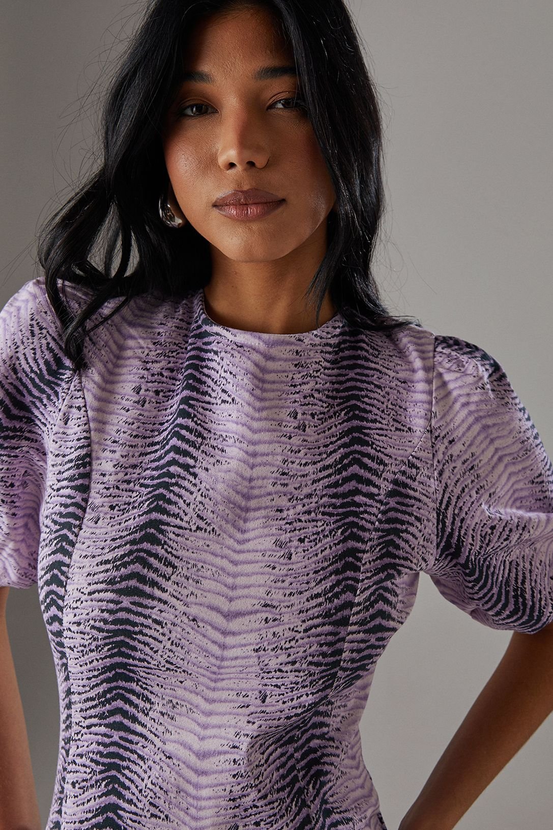 Warehouse Warehouse Women's Animal Twill Puff Sleeve Ruffle Hem Midi Dress in Ice Lilac - 4