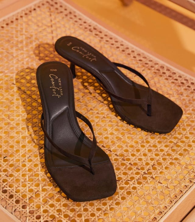 New Look Women's Dark Brown Faux Suede Toe Post Mule Sandals Vegan New Look - 2