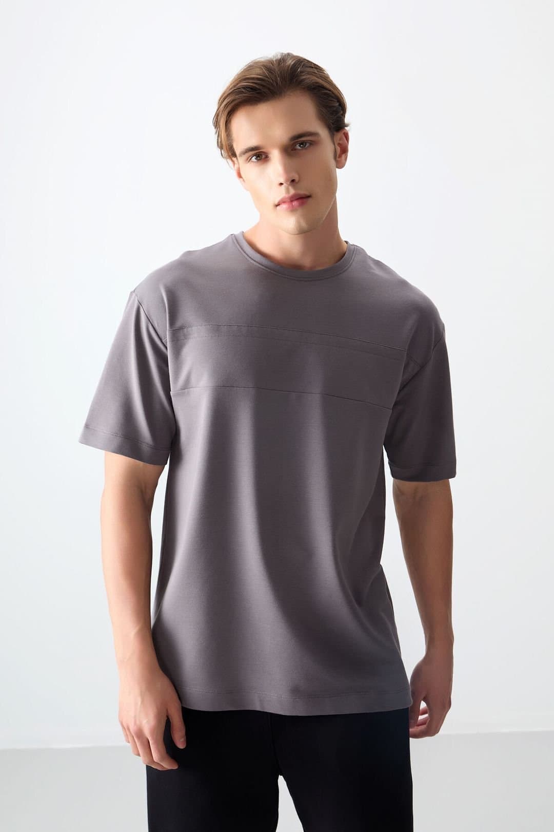 Tommy Life Tommy Life Men's Oversized Crew Neck T-Shirt in Grey