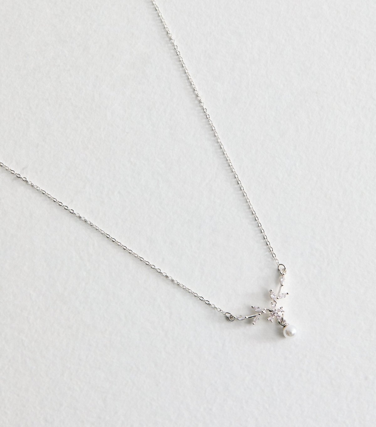 New Look Silver Tone Cubic Zirconia Leaf Centre Faux Pearl Drop Necklace New Look - 3