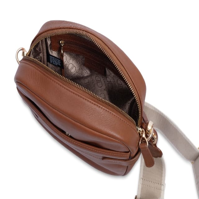 SADDLER SADDLER Women's 'Laura' Secure Zip Top Closure Handmade Leather Camera Bag in Tan - 2