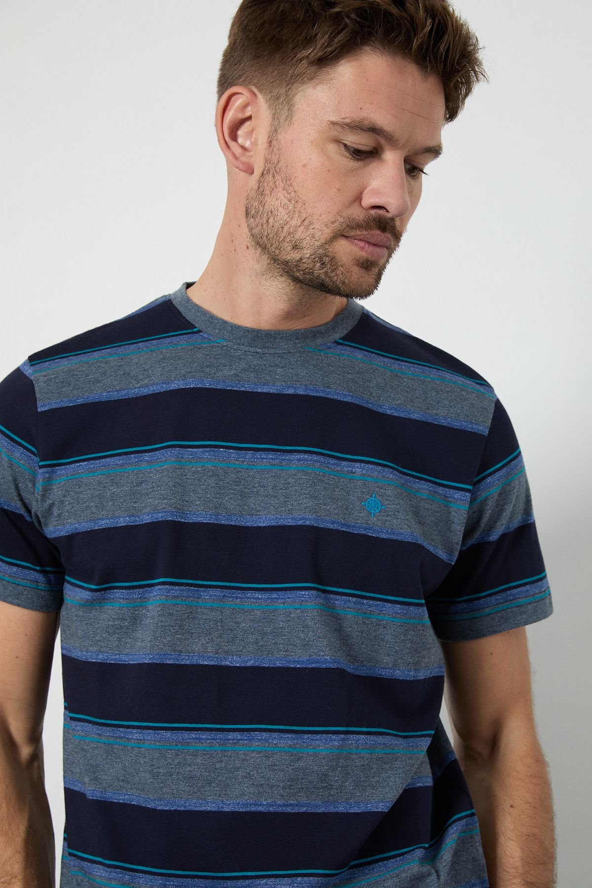 Maine Maine Men's Navy Multi Stripe T-shirt - 4