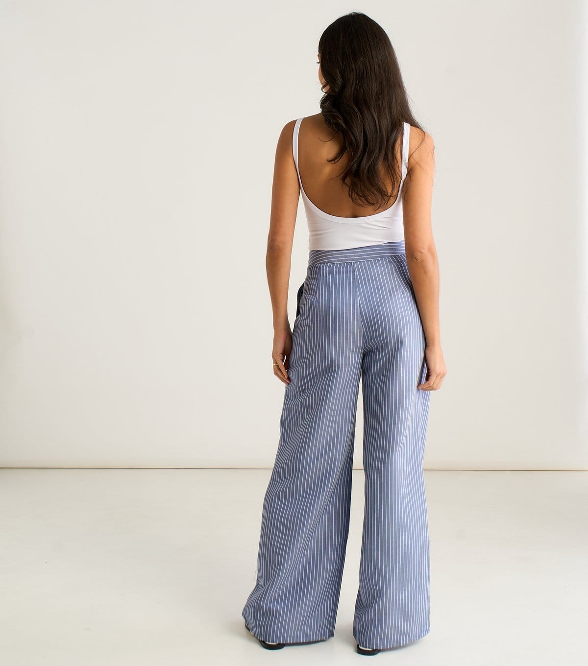 Gini London Women's Blue Striped Wide Leg Pleat Front Trousers Gini London New Look - 4