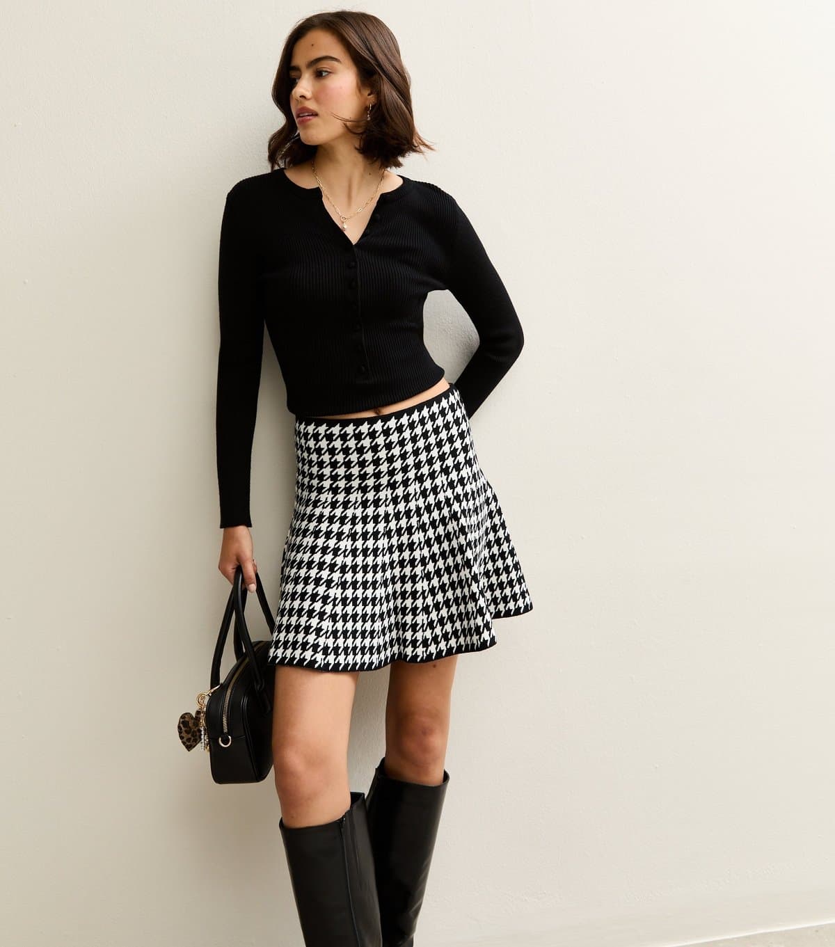 New Look Women's Black Dogtooth Check A-Line Mini Skirt New Look
