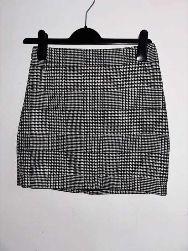 H&M H&M black and white dogtooth checkered skirt