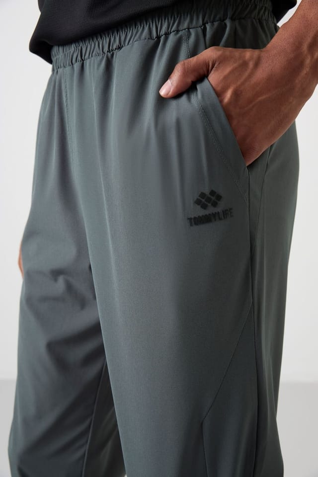 Tommy Life Tommy Life Men's Straight-leg Seamless Sweatpants in Grey - 3