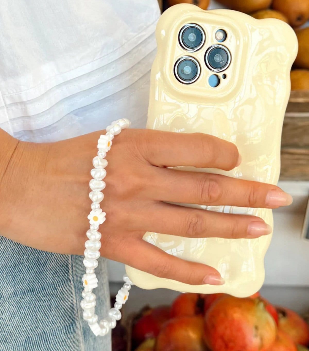 Coconut Lane White Daisy Pearl Bead Phone Strap Coconut Lane New Look - 4