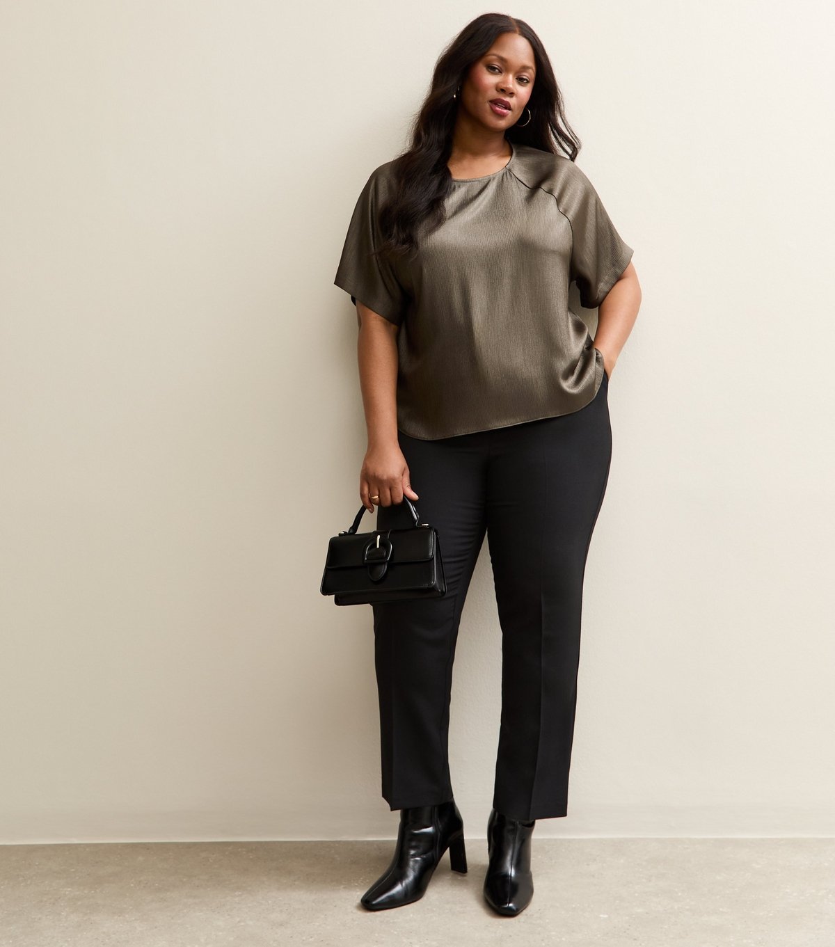 New Look Women's Plus Size Grey Metallic Short Sleeve Blouse Curves New Look - 2