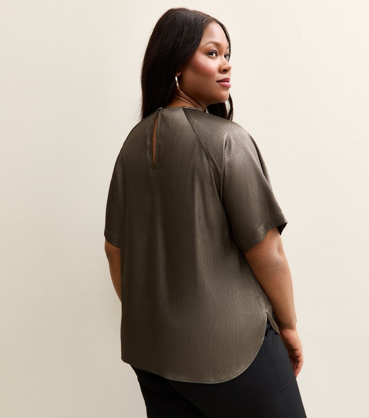 New Look Women's Plus Size Grey Metallic Short Sleeve Blouse Curves New Look - 4