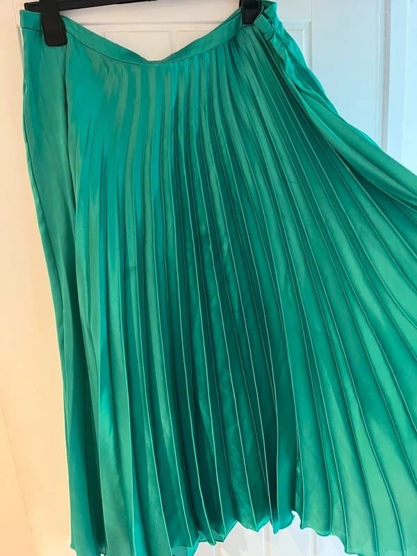 ASOS ASOS pleated skirt size 18
