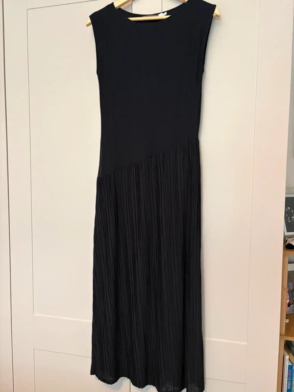 Mint Velvet Mint velvet dark navy pleated dress size XS