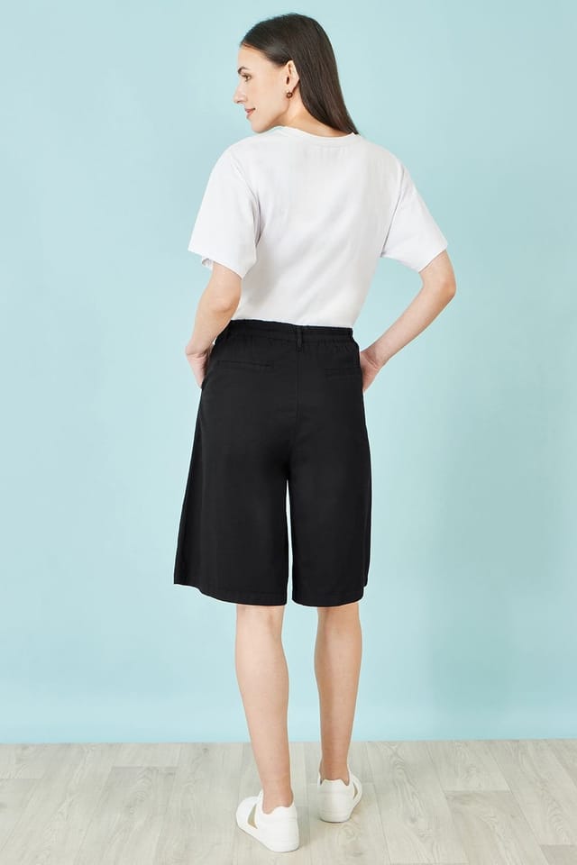 Yumi Yumi Women's Cotton Bermuda Shorts in Black - 3