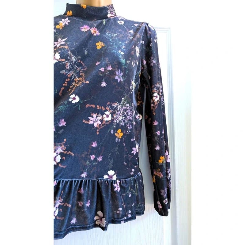 Oasis Oasis Black Floral Velvet Blouse Long Sleeves High Neck Size S