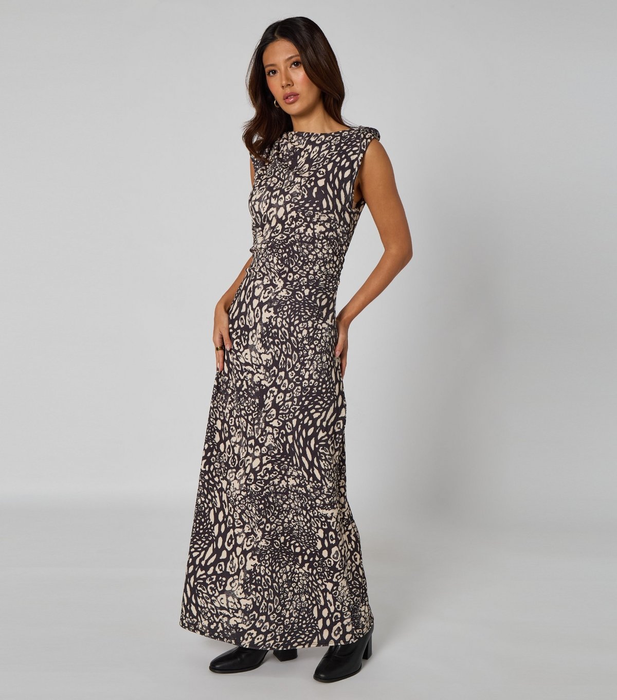 Urban Bliss Women's Black Ribbed Animal Print Maxi Dress Urban Bliss New Look - 2