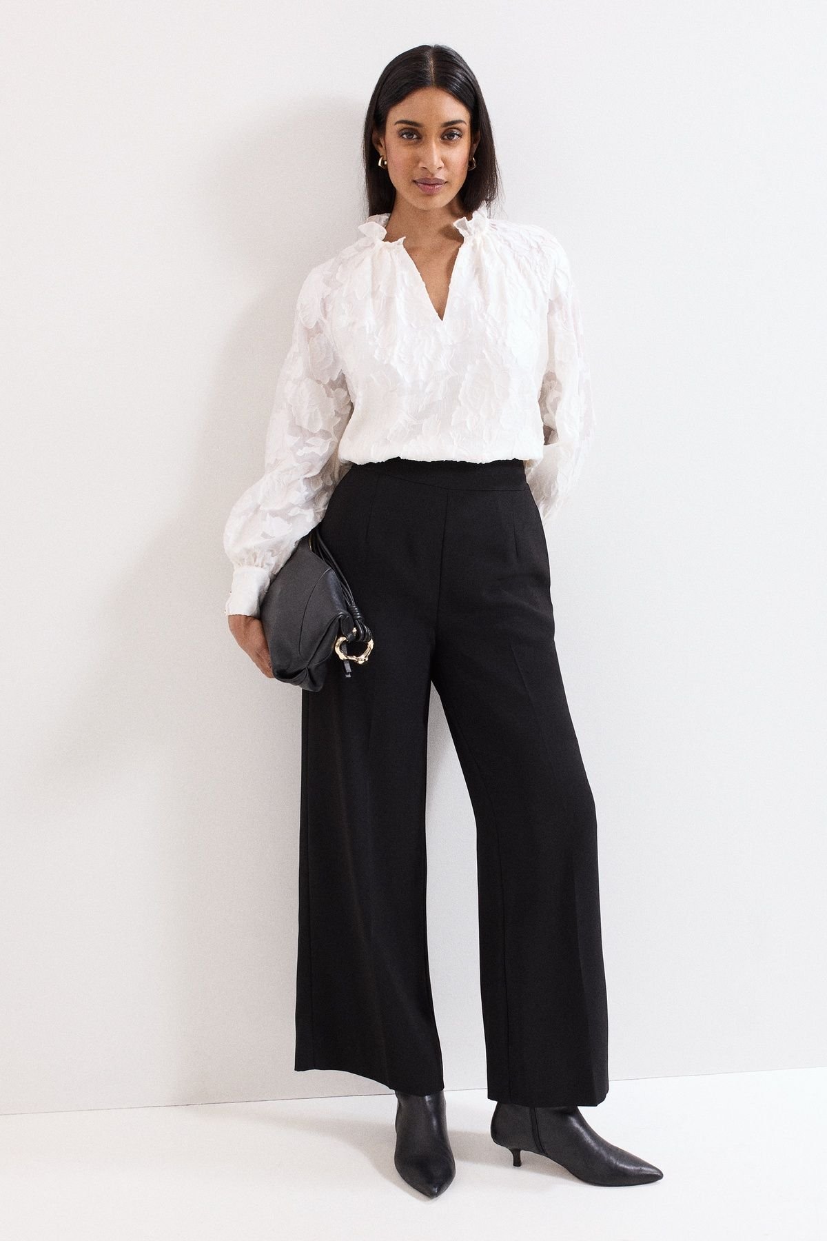 Phase Eight Phase Eight Women's Amal Floral Textured Blouse in Ivory - 3