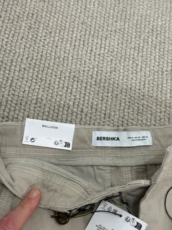 Bershka Men’s Bershka Balloon summer chinos/ Trousers Beige Size 34