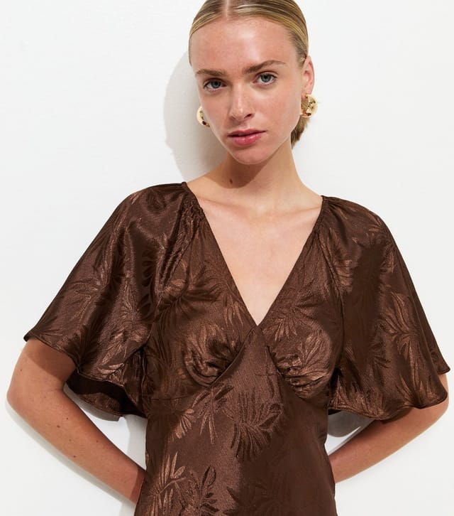 New Look Women's Dark Brown Palm Leaf Jacquard Flutter Sleeve Midi Dress New Look - 2
