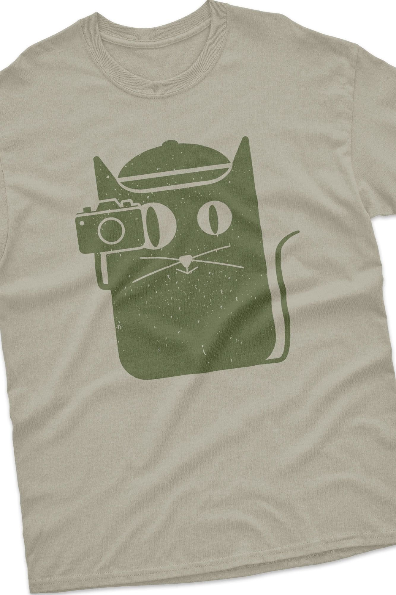 Bad Zebedee Bad Zebedee Men's Photographer Cat T-Shirt in Light Khaki - 3