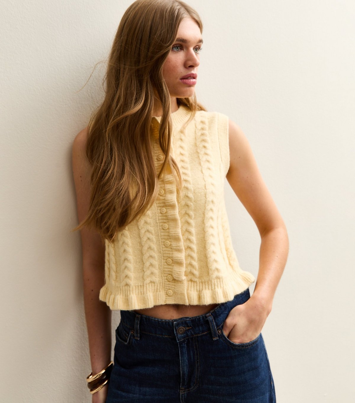New Look Women's Light Yellow Cable Knit Frill Trimmed Waistcoat New Look - 2