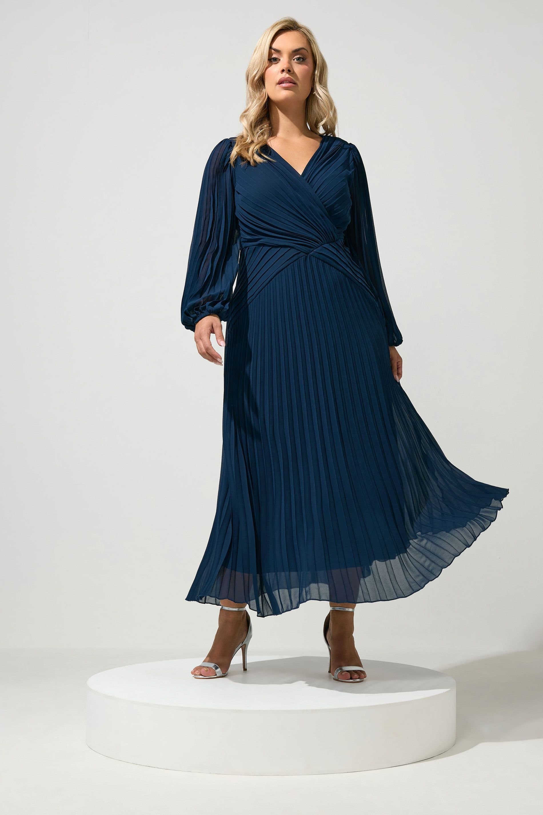 Yours Yours Women's Maxi Pleated Dress in Royal