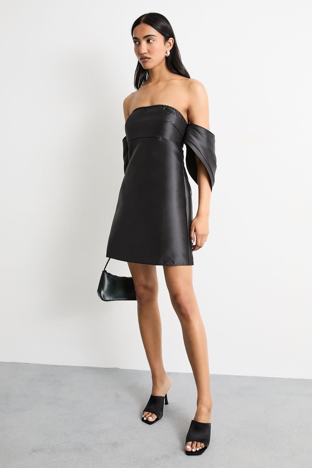 Warehouse Warehouse Women's Structured Puff Sleeve Bardot Mini Dress in Black