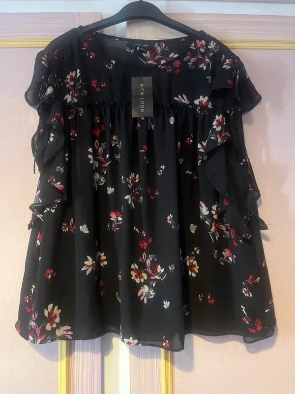 New Look Brand new with tags new look chiffon blouse