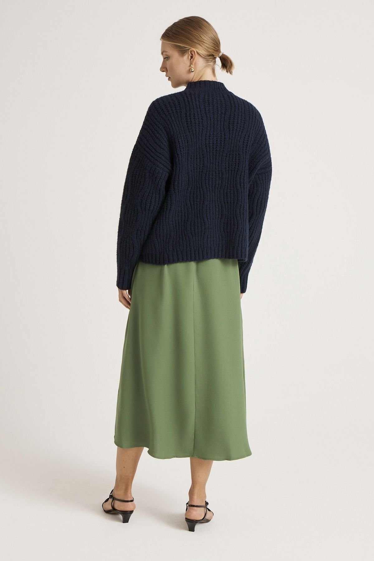 Finery London Finery London Women's Ailsa Round Neck Knitted Cardigan in Dark Navy - 3