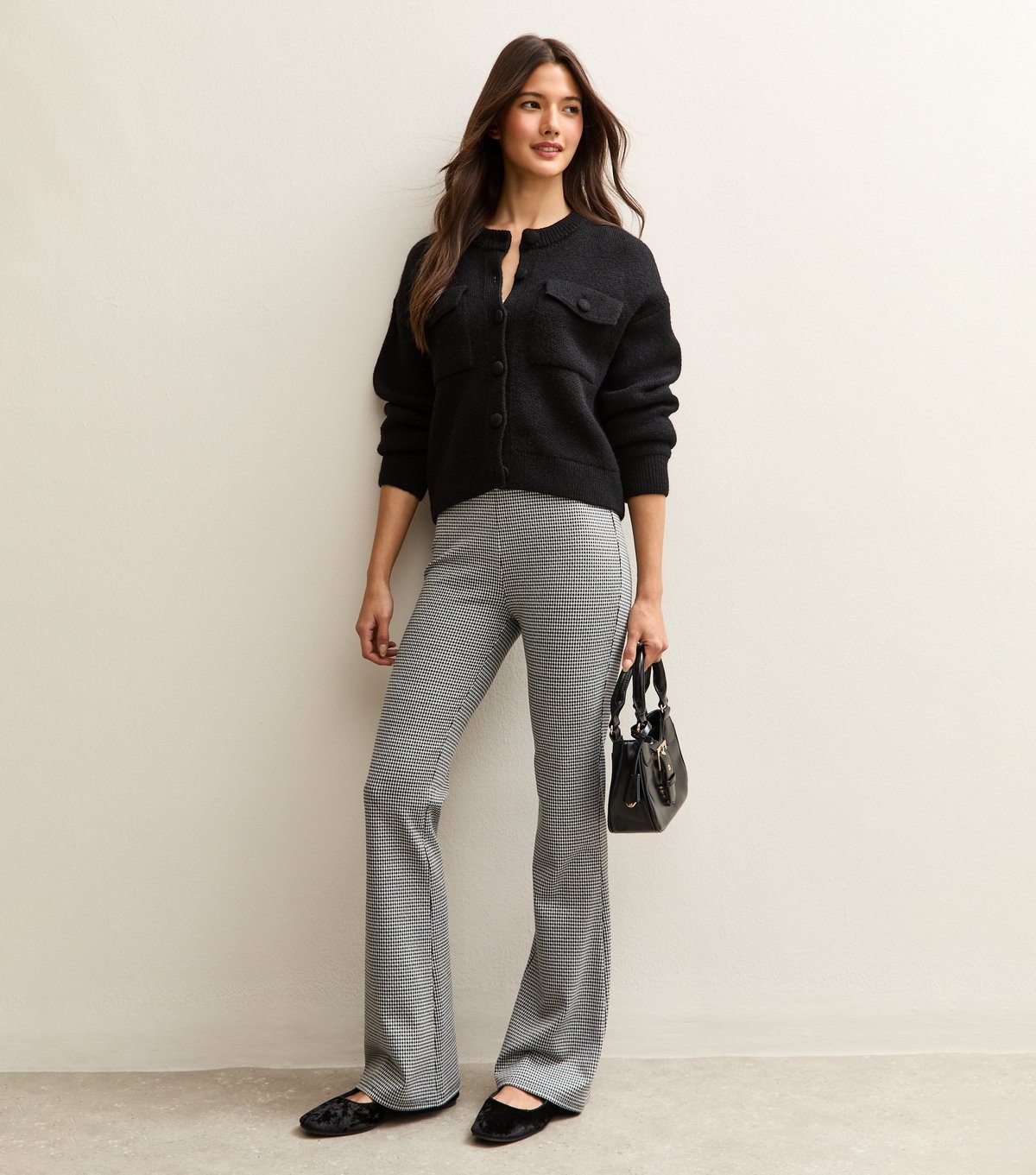 New Look Women's Black Dogtooth Check Flared Trousers New Look - 3