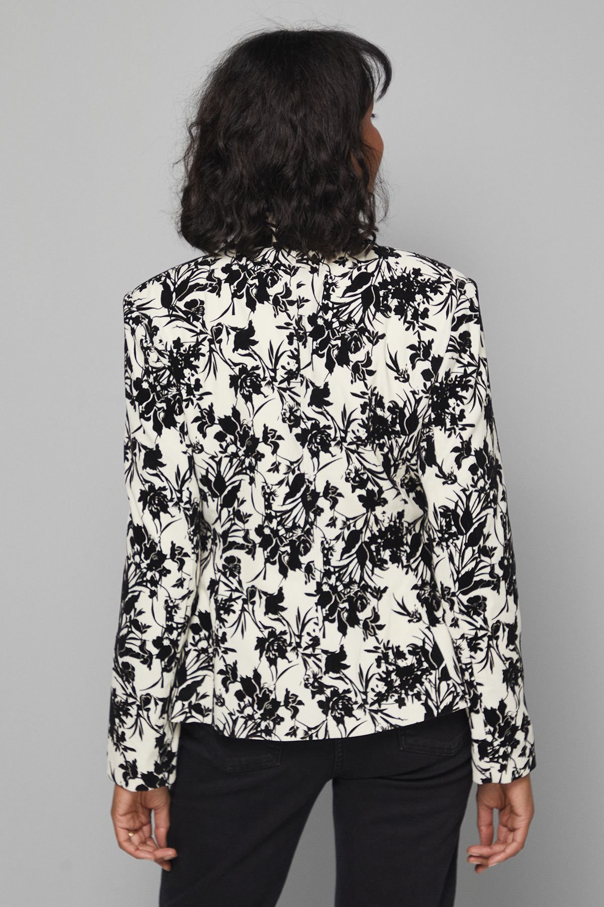 Wallis Wallis Women's Floral Puff Sleeve Jacket in Cream - 3