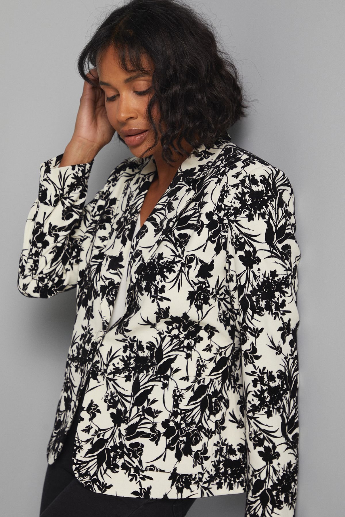 Wallis Wallis Women's Floral Puff Sleeve Jacket in Cream - 4