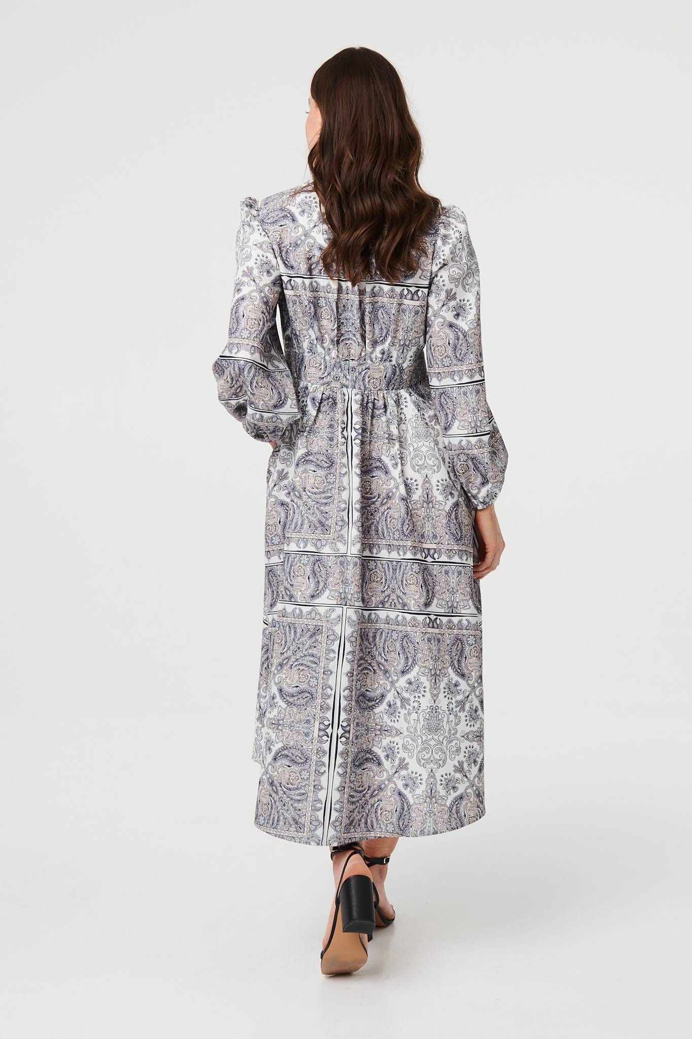 Izabel London Izabel London Women's Printed Long Sleeve Shirred Midi Dress in White - 3