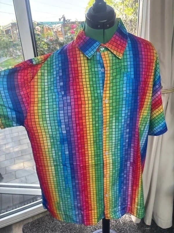 The Unbranded Brand Size large new Hawaiian shirt perfect gift for holidays or stag cruise pride ?