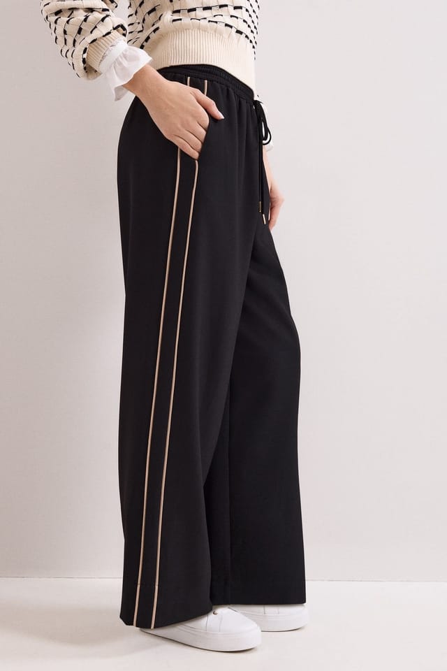 Phase Eight Phase Eight Women's Skye Drawstring Waist Wide Leg Trousers in Black - 3