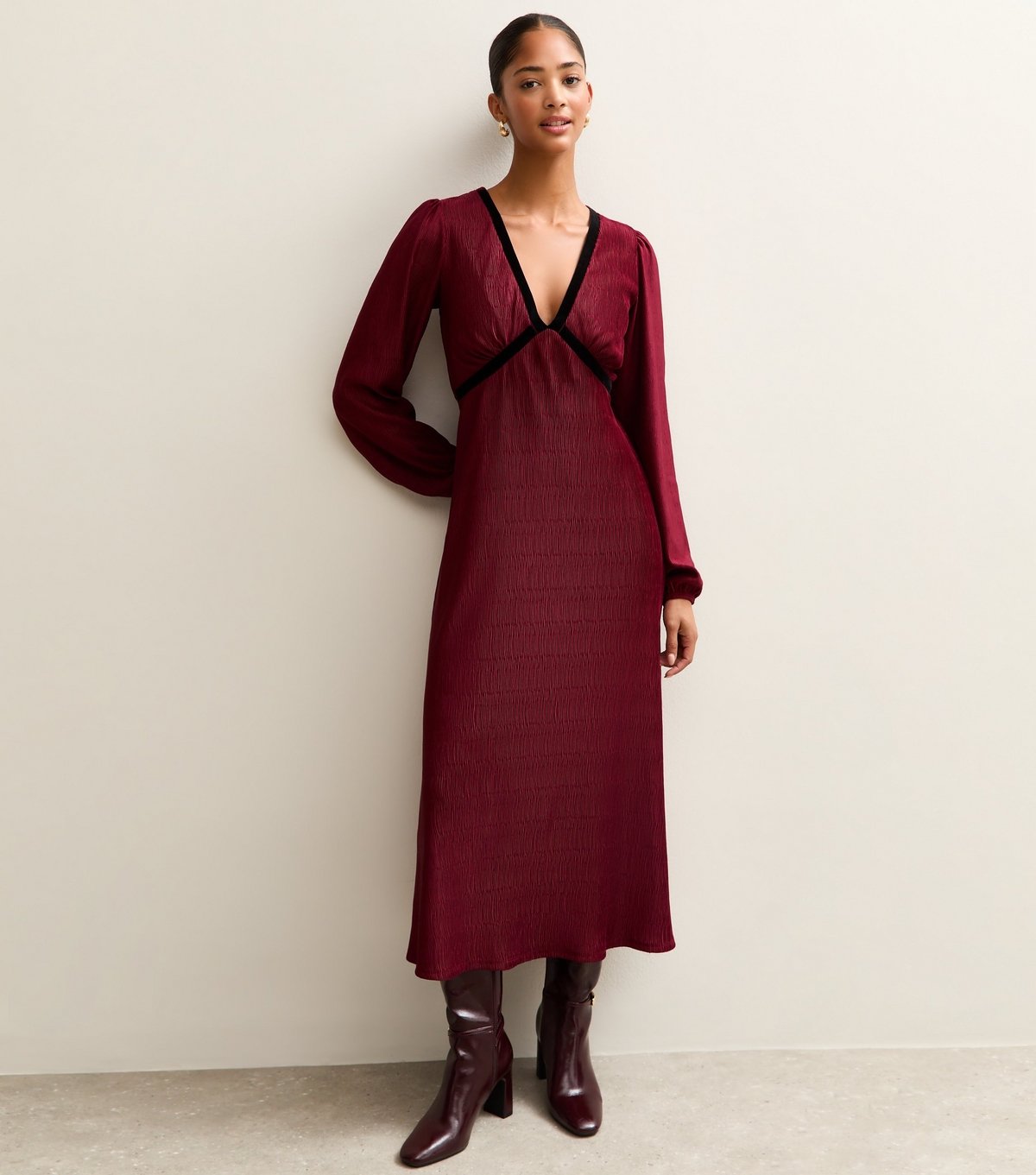 New Look Women's Dark Burgundy Plisse V-Neck Midi Dress New Look - 3