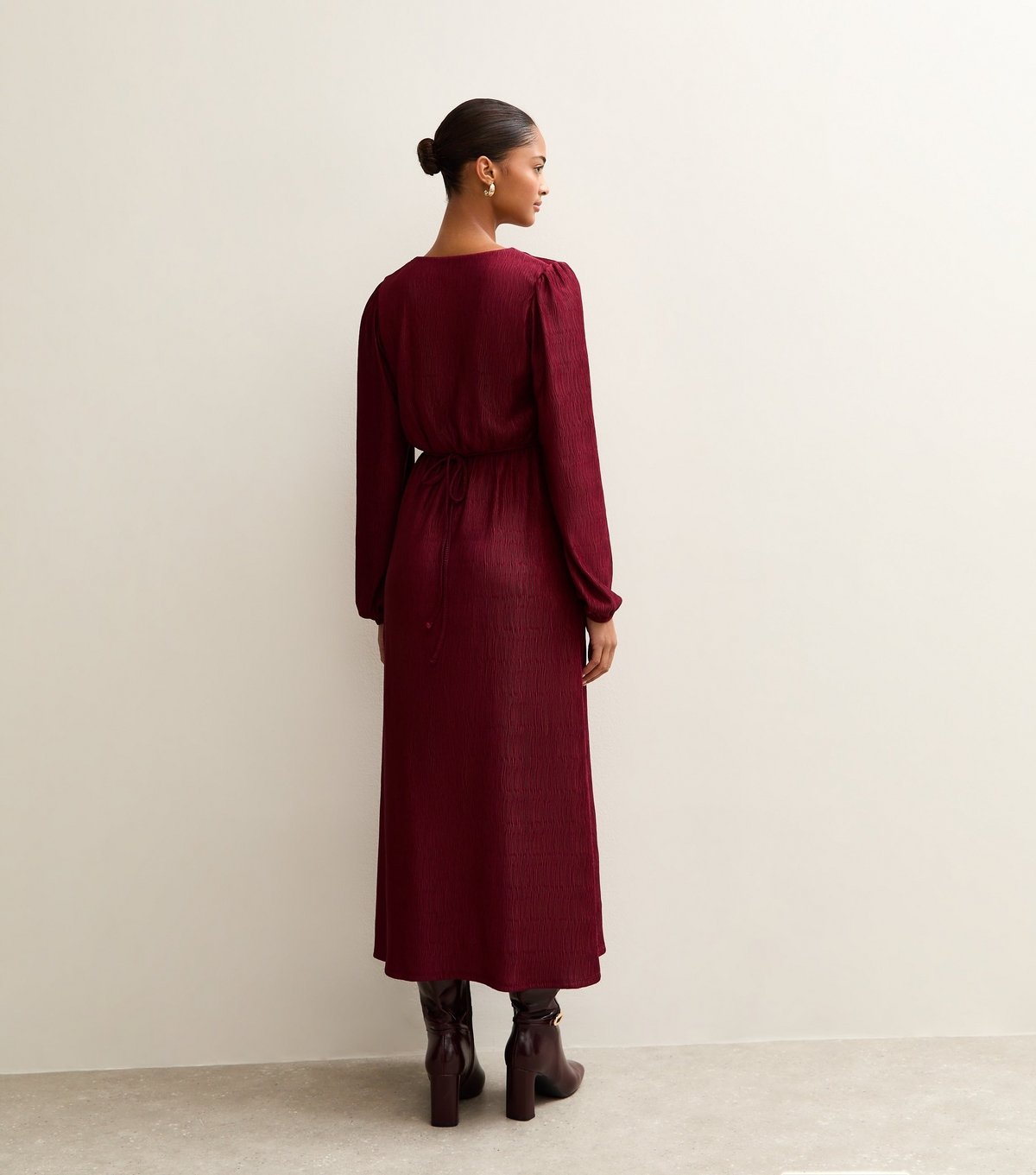 New Look Women's Dark Burgundy Plisse V-Neck Midi Dress New Look - 4