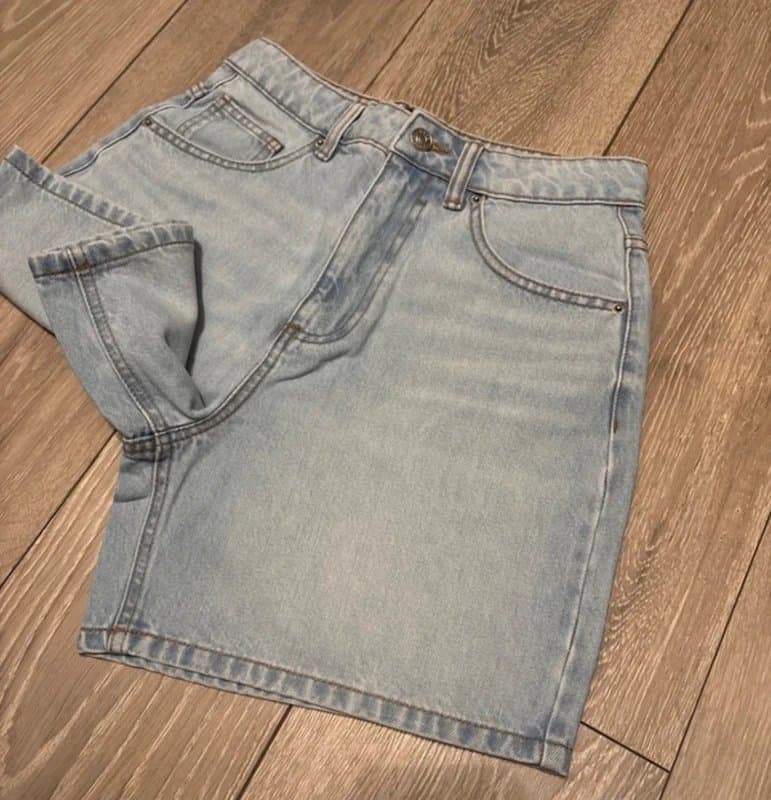 ASOS Design ASOS Design denim dad short / light wash blue - Size EU 36 / UK 8