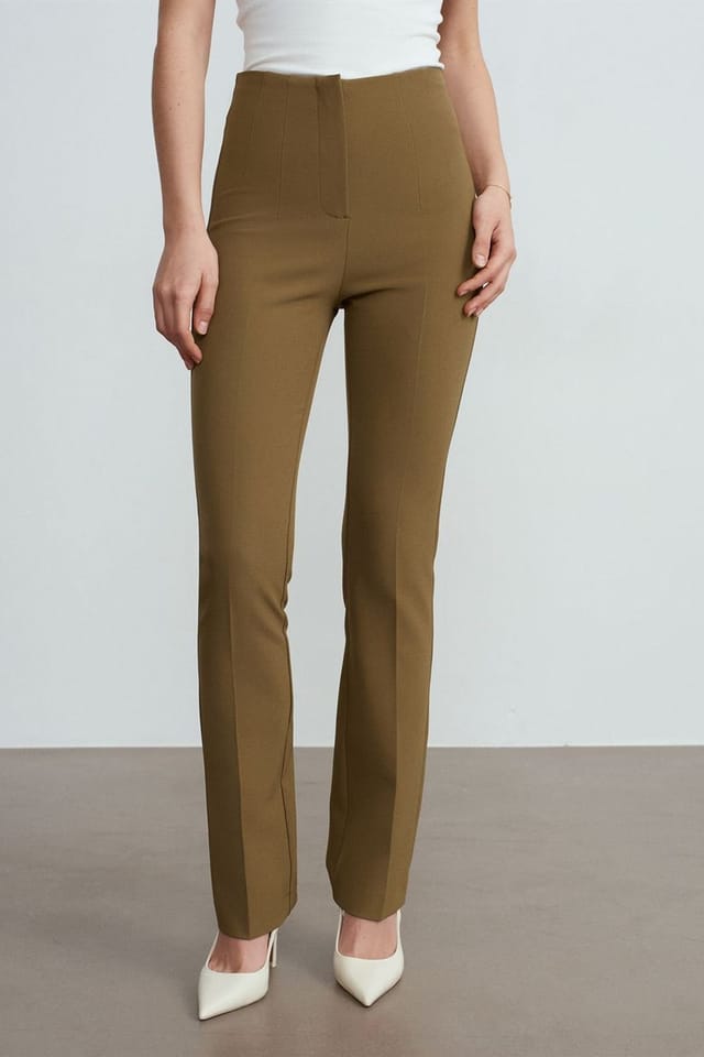 Dilvin Dilvin Women's Straight-leg Crepe Trousers in Khaki - 3