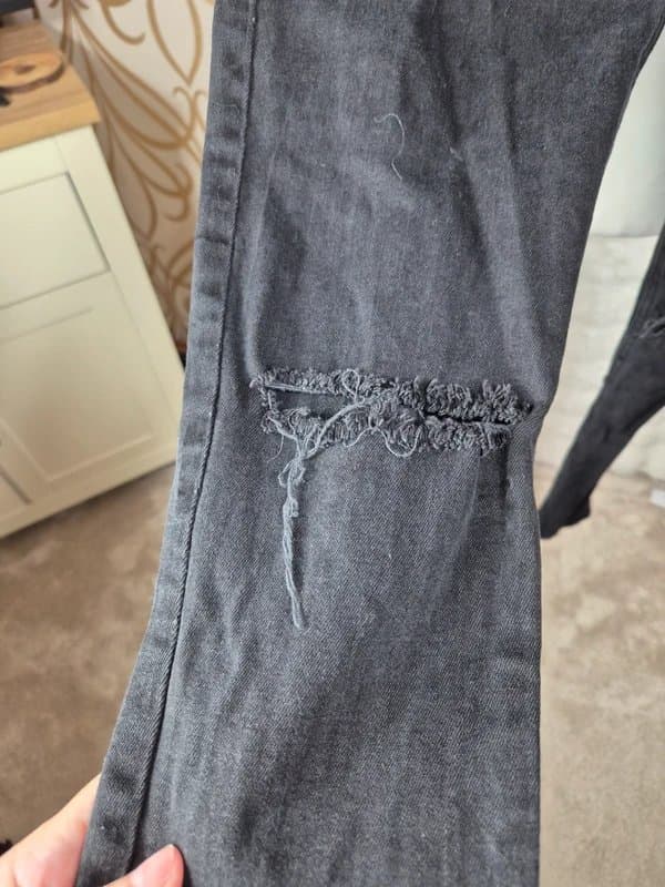 LOVE LABEL (514) love label stretch ripped skinny jeans size 16