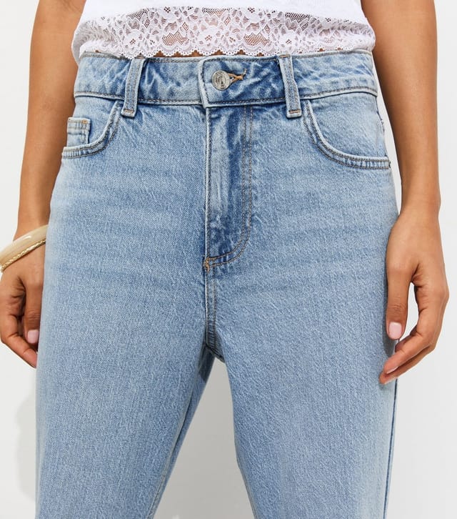 New Look Women's Petite Light Blue Wash Ripped Denim Textured Mom Jeans New Look - 2