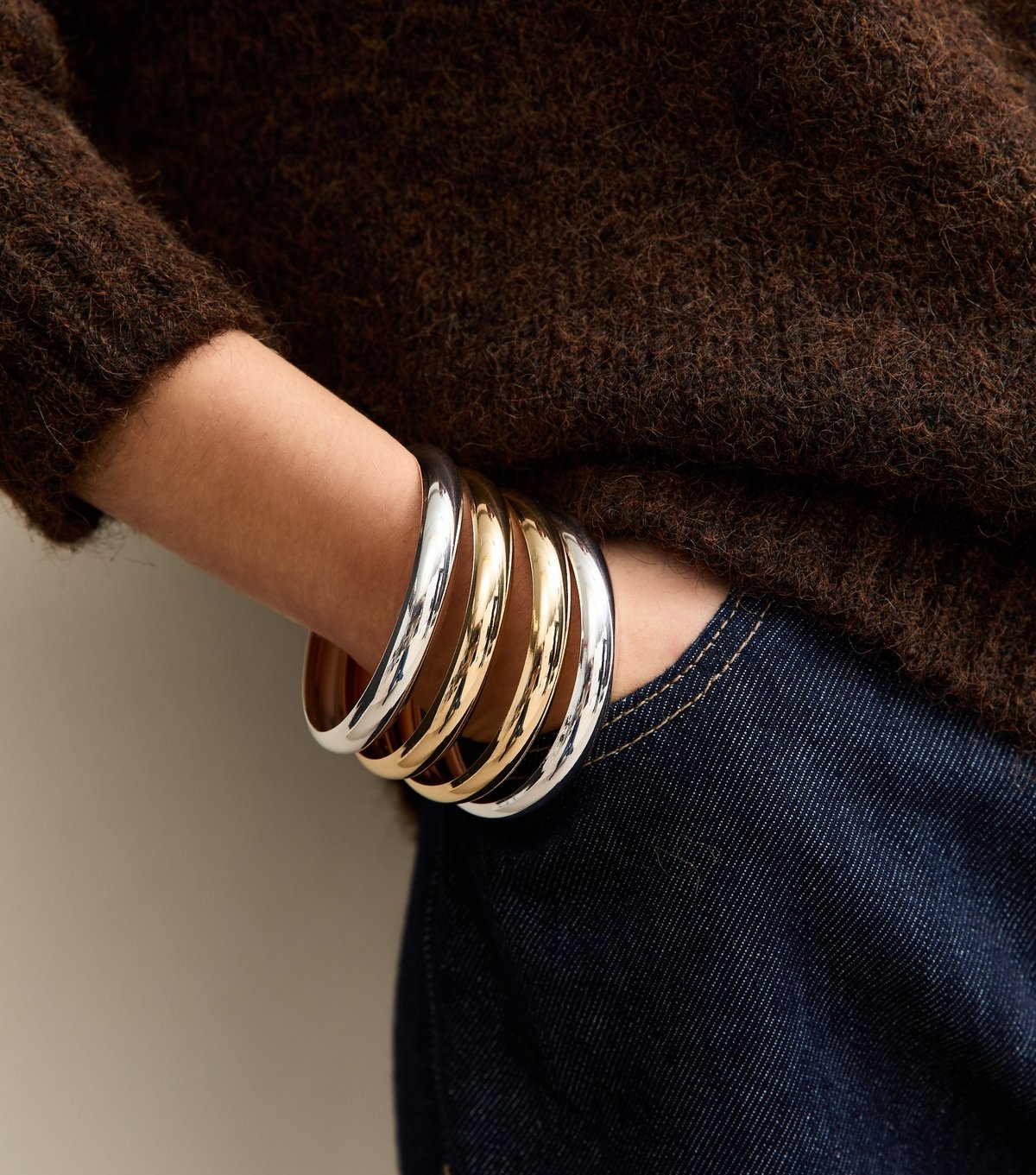 New Look Pack of 4 Silver and Gold Tone Mixed Metal Bangles New Look - 2