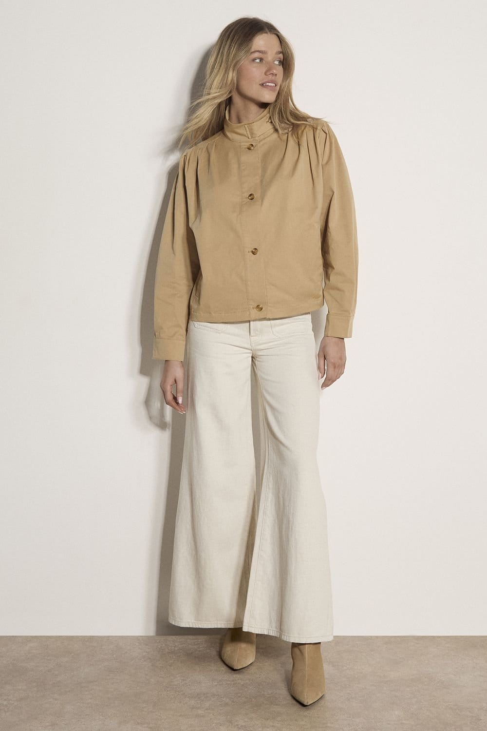 Apricot Apricot Women's Cotton Funnel Neck Jacket in Beige - 4