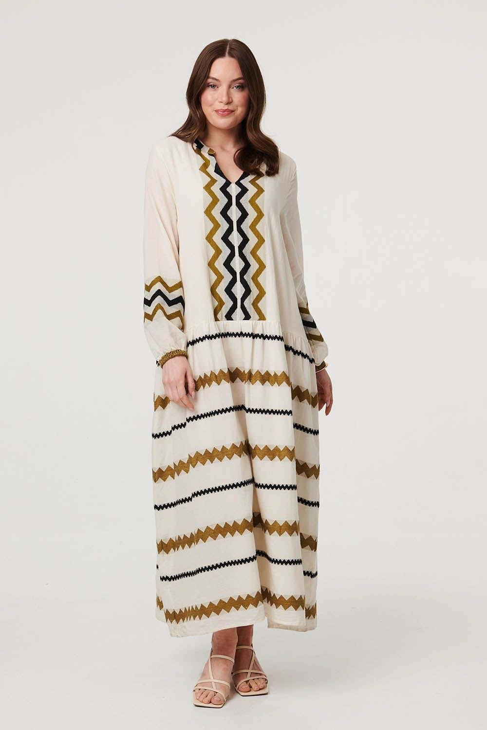 Izabel London Izabel London Women's Zigzag Print Long Sleeve Maxi Dress in Cream